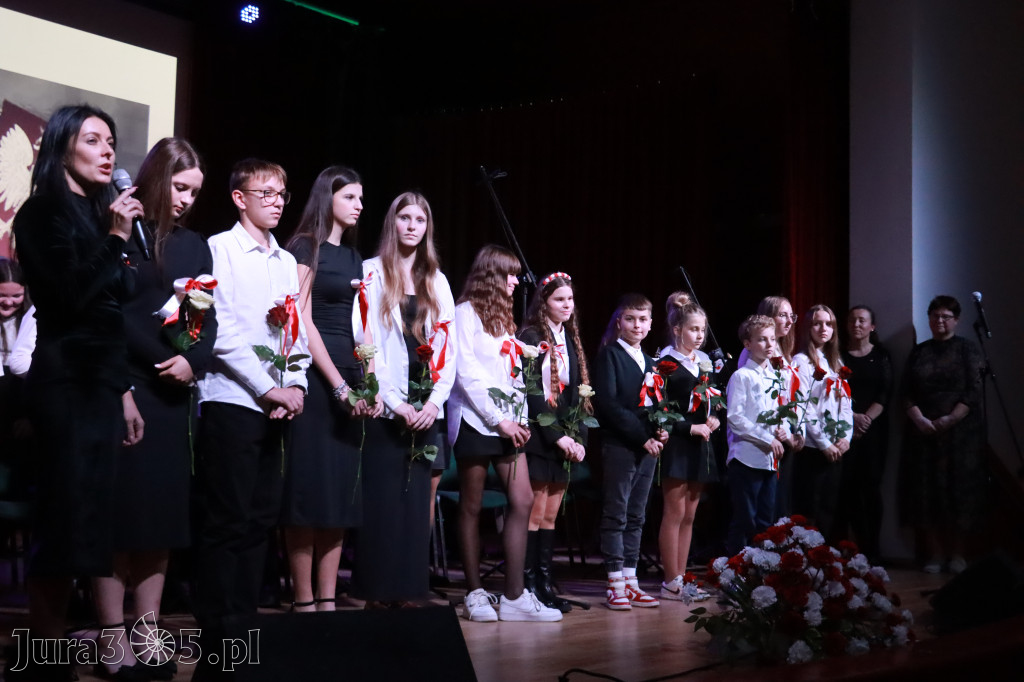 Fotorelacja II: Obchody 107. ROCZNICY ODZYSKANIA NIEPODLEGŁOŚCI na rynku w Koziegłowach