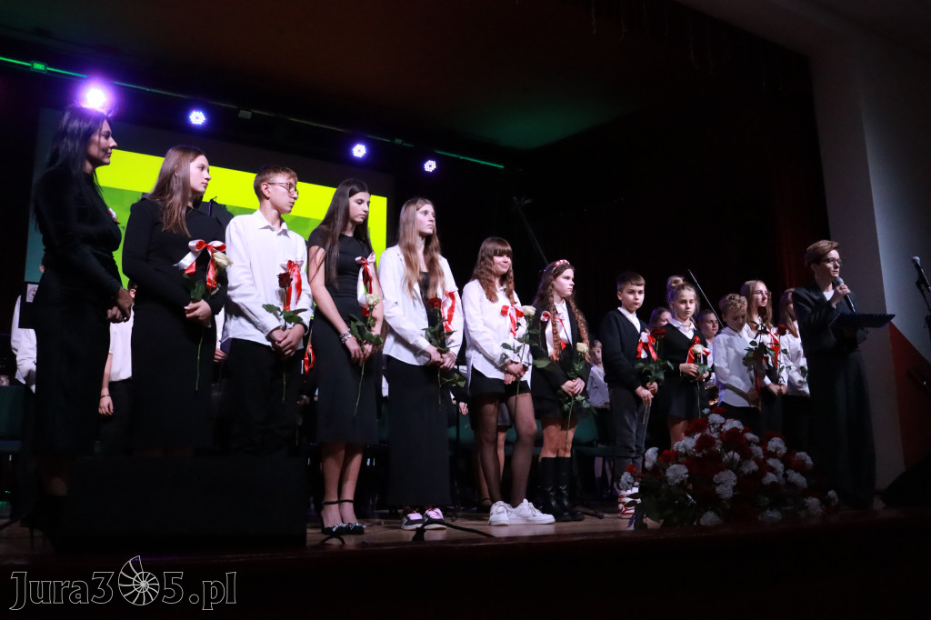 Fotorelacja II: Obchody 107. ROCZNICY ODZYSKANIA NIEPODLEGŁOŚCI na rynku w Koziegłowach