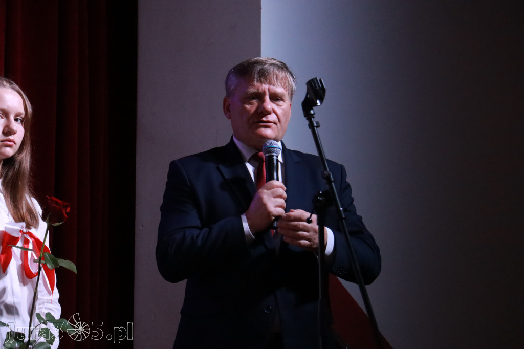 Fotorelacja II: Obchody 107. ROCZNICY ODZYSKANIA NIEPODLEGŁOŚCI na rynku w Koziegłowach