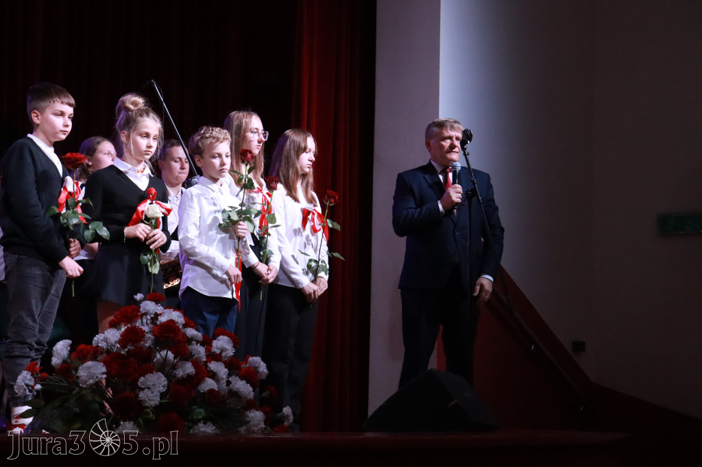 Fotorelacja II: Obchody 107. ROCZNICY ODZYSKANIA NIEPODLEGŁOŚCI na rynku w Koziegłowach