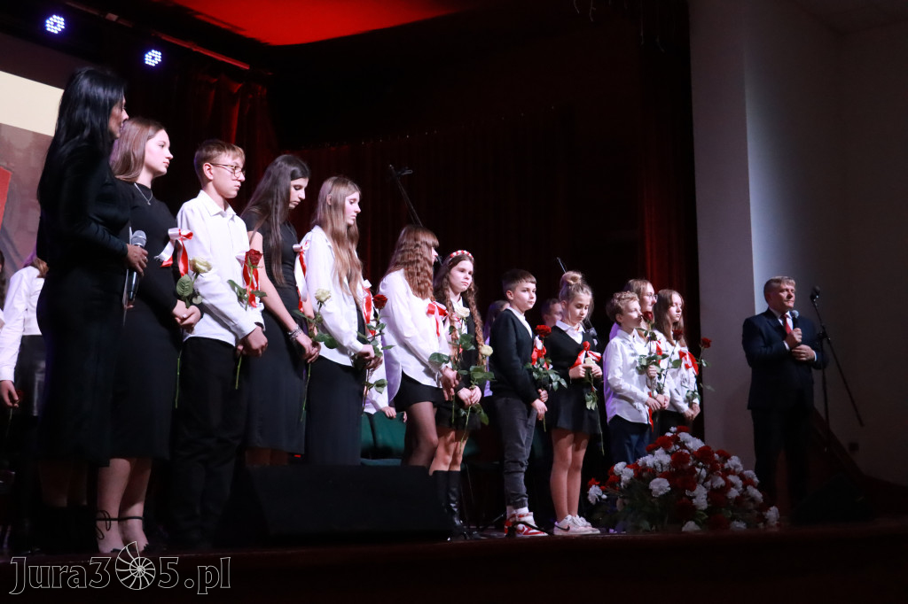 Fotorelacja II: Obchody 107. ROCZNICY ODZYSKANIA NIEPODLEGŁOŚCI na rynku w Koziegłowach