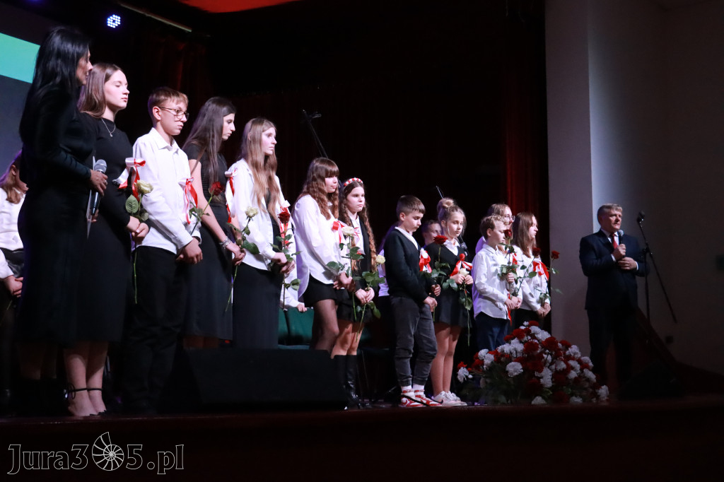 Fotorelacja II: Obchody 107. ROCZNICY ODZYSKANIA NIEPODLEGŁOŚCI na rynku w Koziegłowach