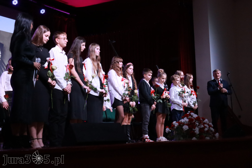 Fotorelacja II: Obchody 107. ROCZNICY ODZYSKANIA NIEPODLEGŁOŚCI na rynku w Koziegłowach
