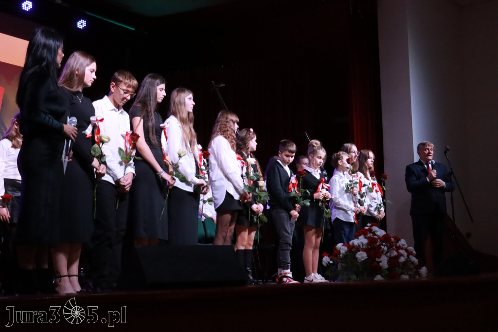 Fotorelacja II: Obchody 107. ROCZNICY ODZYSKANIA NIEPODLEGŁOŚCI na rynku w Koziegłowach
