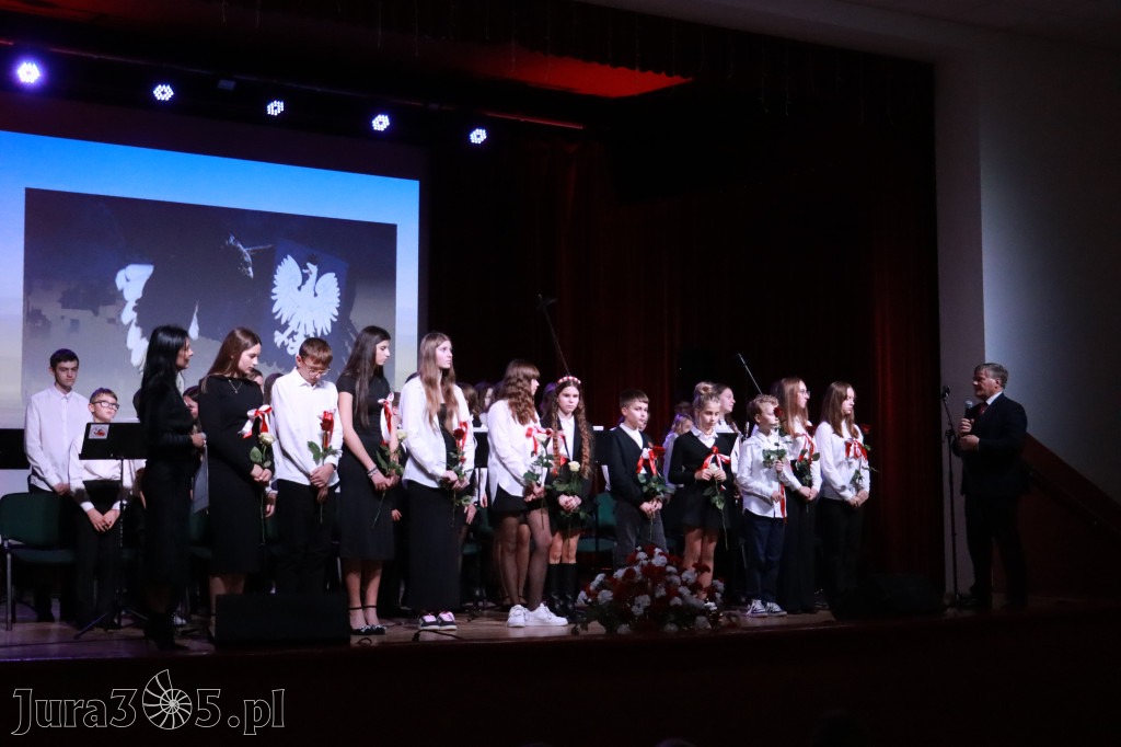 Fotorelacja II: Obchody 107. ROCZNICY ODZYSKANIA NIEPODLEGŁOŚCI na rynku w Koziegłowach
