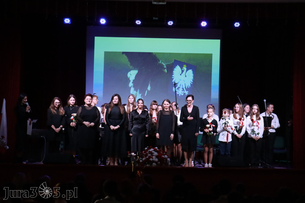 Fotorelacja II: Obchody 107. ROCZNICY ODZYSKANIA NIEPODLEGŁOŚCI na rynku w Koziegłowach