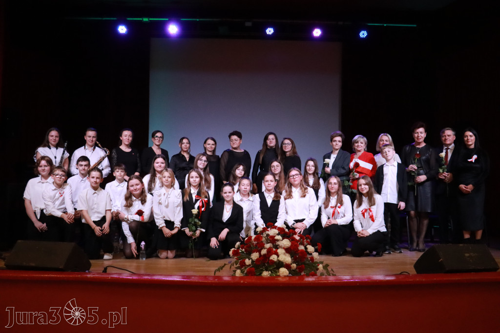 Fotorelacja II: Obchody 107. ROCZNICY ODZYSKANIA NIEPODLEGŁOŚCI na rynku w Koziegłowach
