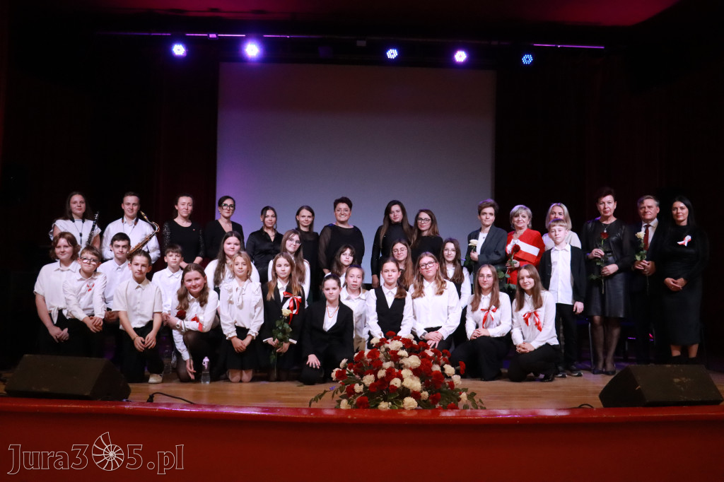 Fotorelacja II: Obchody 107. ROCZNICY ODZYSKANIA NIEPODLEGŁOŚCI na rynku w Koziegłowach