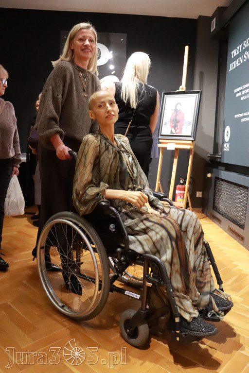 Fotorelacja: Wernisaż TRZY SERCA JEDEN ŚWIAT w MOK Zawiercie