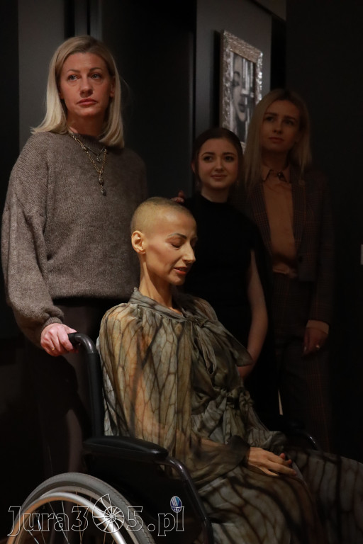 Fotorelacja: Wernisaż TRZY SERCA JEDEN ŚWIAT w MOK Zawiercie