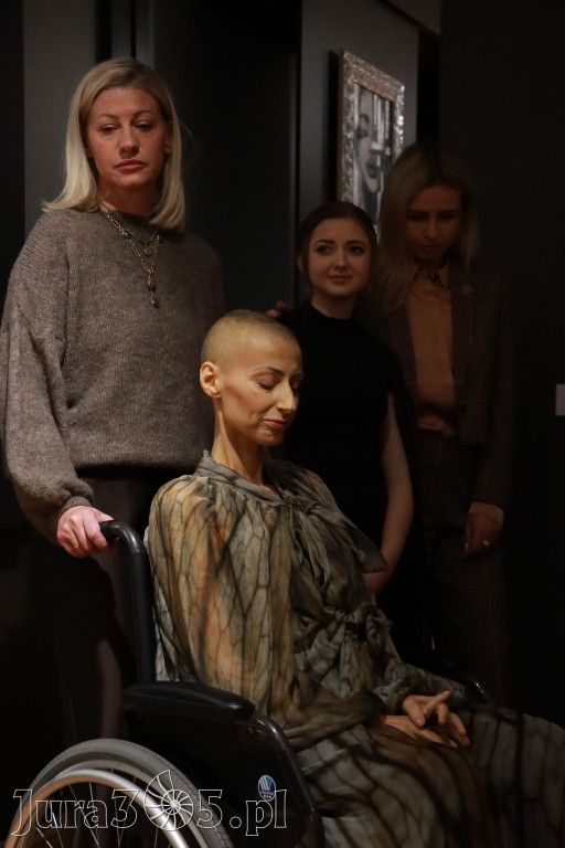 Fotorelacja: Wernisaż TRZY SERCA JEDEN ŚWIAT w MOK Zawiercie