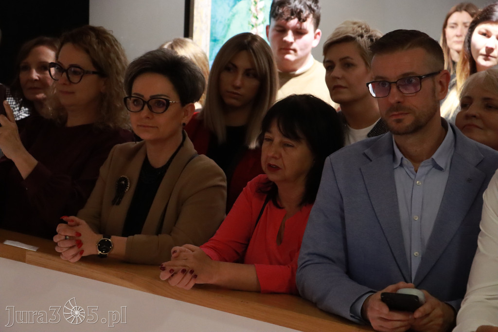 Fotorelacja: Wernisaż TRZY SERCA JEDEN ŚWIAT w MOK Zawiercie