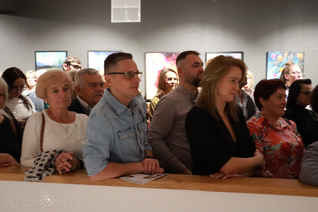 Fotorelacja: Wernisaż TRZY SERCA JEDEN ŚWIAT w MOK Zawiercie