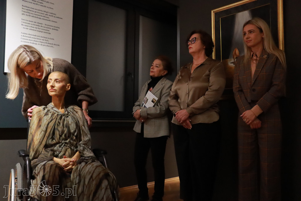 Fotorelacja: Wernisaż TRZY SERCA JEDEN ŚWIAT w MOK Zawiercie