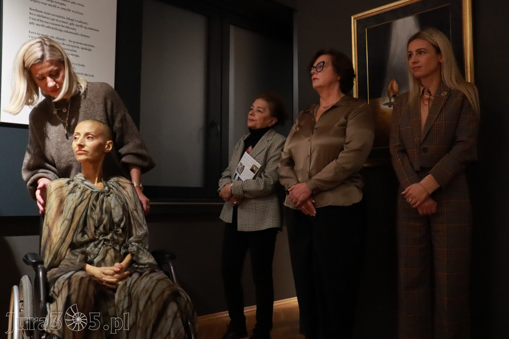 Fotorelacja: Wernisaż TRZY SERCA JEDEN ŚWIAT w MOK Zawiercie