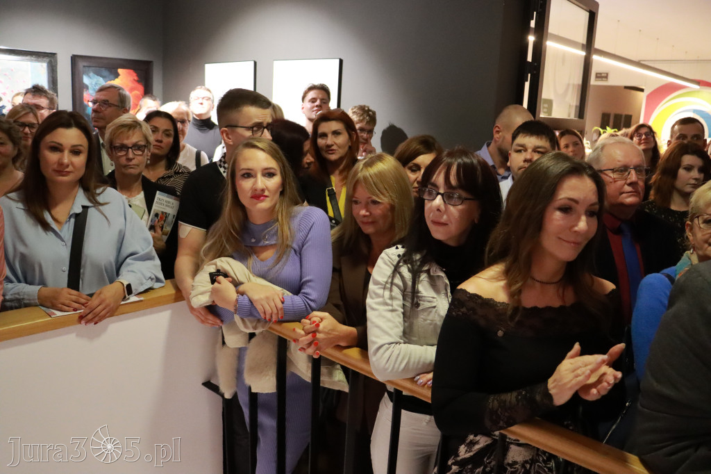 Fotorelacja: Wernisaż TRZY SERCA JEDEN ŚWIAT w MOK Zawiercie