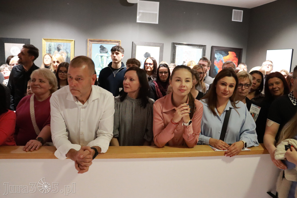 Fotorelacja: Wernisaż TRZY SERCA JEDEN ŚWIAT w MOK Zawiercie