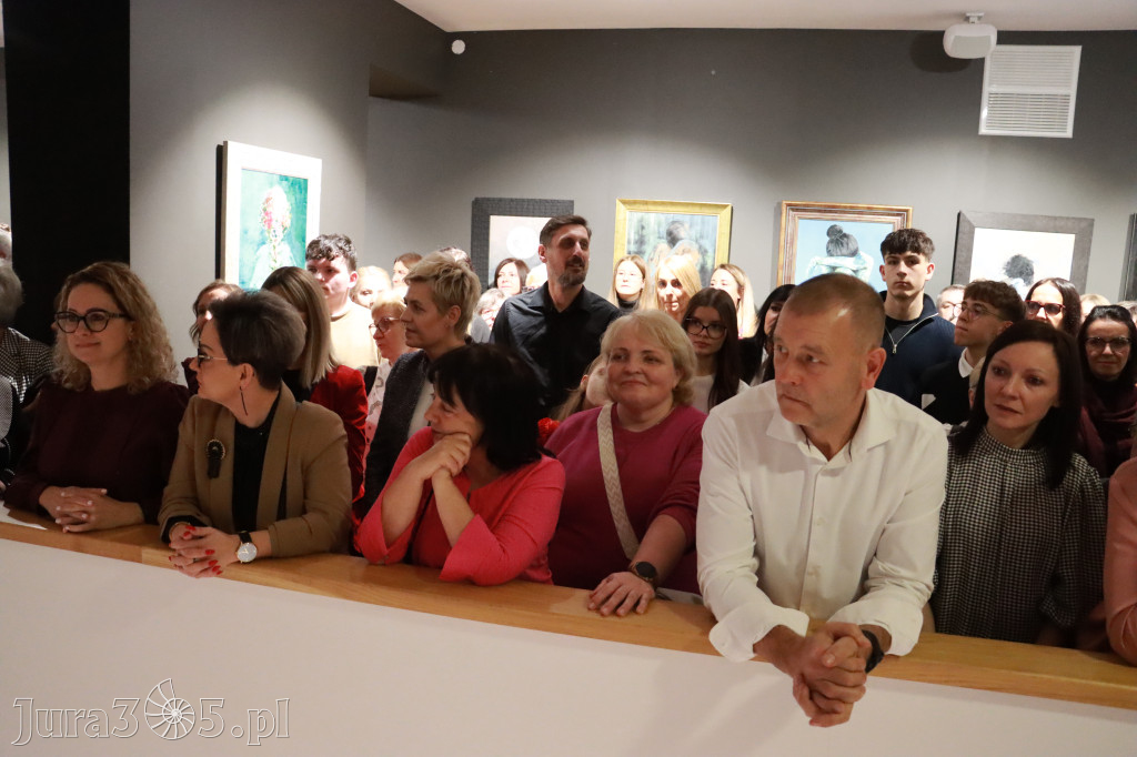 Fotorelacja: Wernisaż TRZY SERCA JEDEN ŚWIAT w MOK Zawiercie