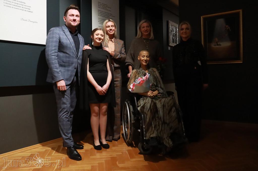 Fotorelacja: Wernisaż TRZY SERCA JEDEN ŚWIAT w MOK Zawiercie