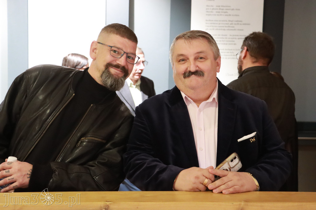 Fotorelacja: Wernisaż TRZY SERCA JEDEN ŚWIAT w MOK Zawiercie