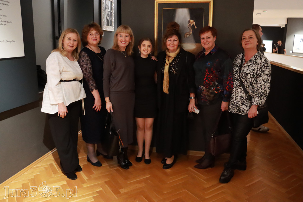 Fotorelacja: Wernisaż TRZY SERCA JEDEN ŚWIAT w MOK Zawiercie