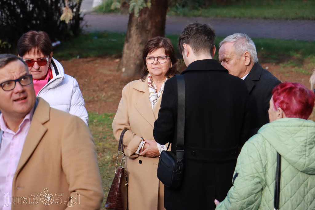 Fotorelacja: Odsłonięcie tablicy pamiątkowej oraz Biała Sobota w Poraju