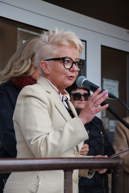 Fotorelacja: Odsłonięcie tablicy pamiątkowej oraz Biała Sobota w Poraju
