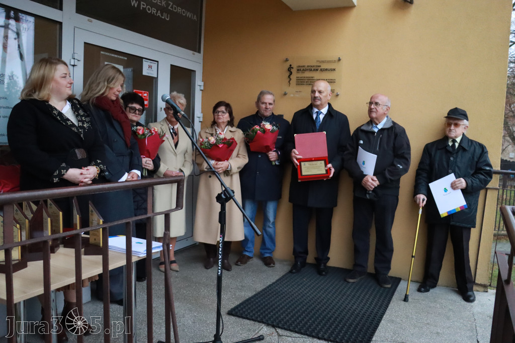 Fotorelacja: Odsłonięcie tablicy pamiątkowej oraz Biała Sobota w Poraju