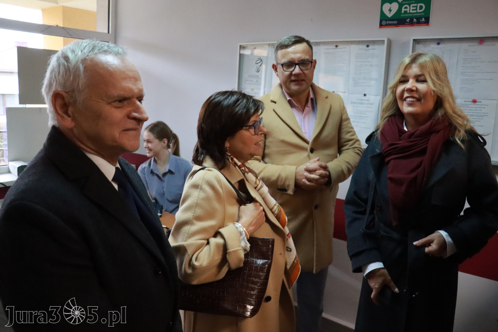 Fotorelacja: Odsłonięcie tablicy pamiątkowej oraz Biała Sobota w Poraju