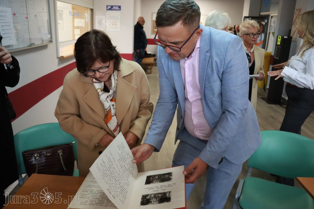 Fotorelacja: Odsłonięcie tablicy pamiątkowej oraz Biała Sobota w Poraju