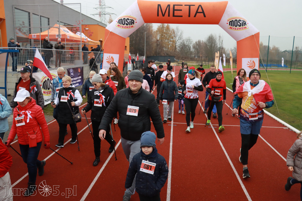 Fotorelacja: Bieg z okazji Dnia Niepodległości – Myszków 2025