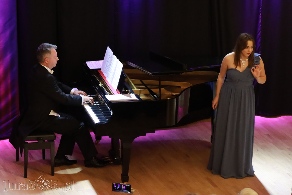 Fotorelacja: Muzyczne Święto Niepodległości z Filharmonią Jurajską w Zawierciu