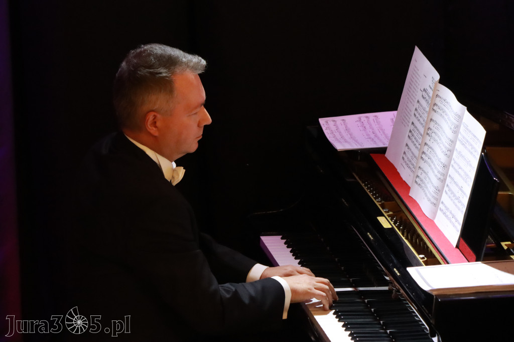 Fotorelacja: Muzyczne Święto Niepodległości z Filharmonią Jurajską w Zawierciu