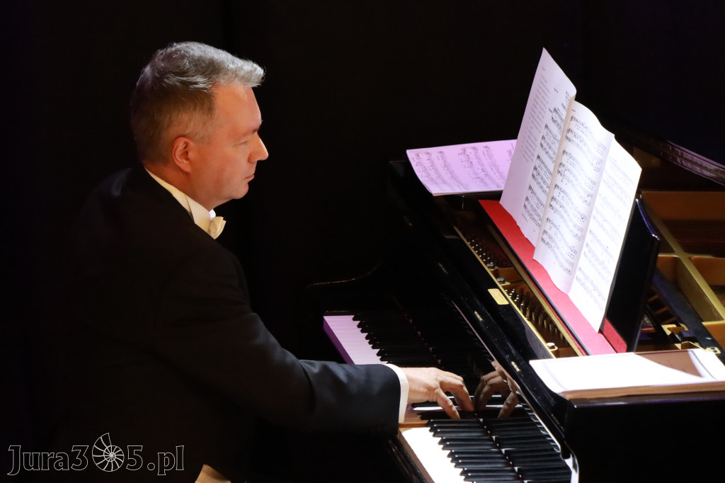 Fotorelacja: Muzyczne Święto Niepodległości z Filharmonią Jurajską w Zawierciu
