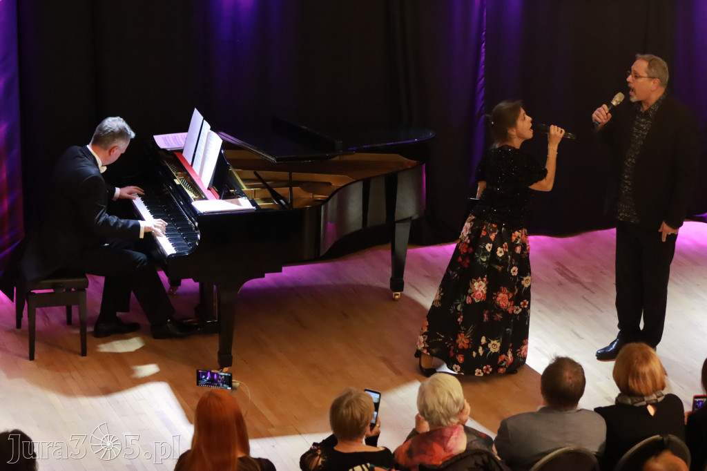 Fotorelacja: Muzyczne Święto Niepodległości z Filharmonią Jurajską w Zawierciu