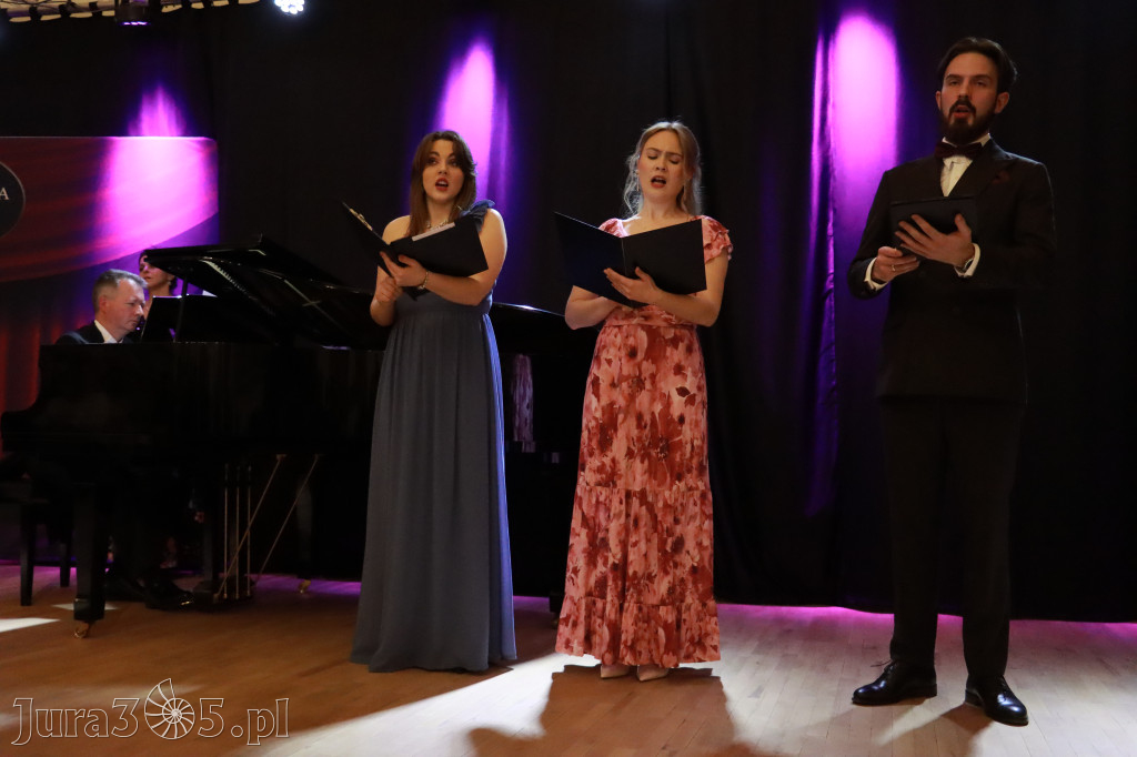 Fotorelacja: Muzyczne Święto Niepodległości z Filharmonią Jurajską w Zawierciu