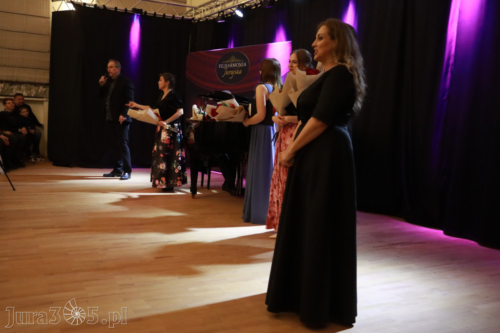 Fotorelacja: Muzyczne Święto Niepodległości z Filharmonią Jurajską w Zawierciu
