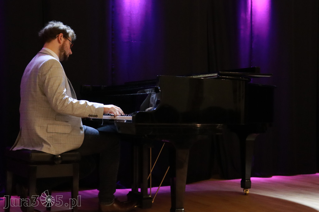 Fotorelacja: Muzyczne Święto Niepodległości z Filharmonią Jurajską w Zawierciu