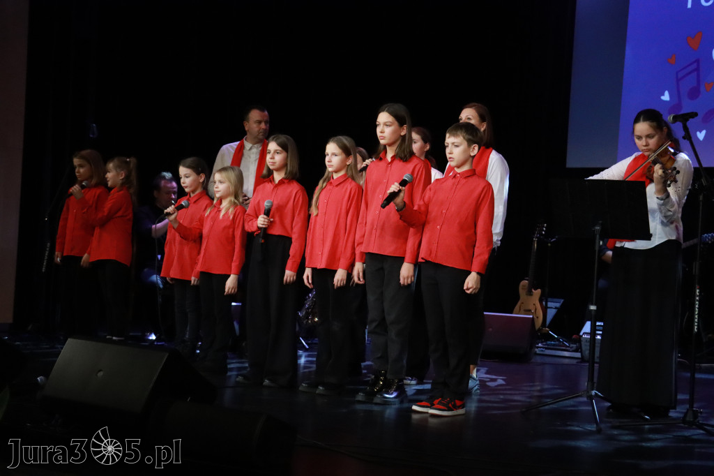 Fotorelacja I: XXVIII Wojewódzki Festiwal Pieśni Patriotycznej w Myszkowie