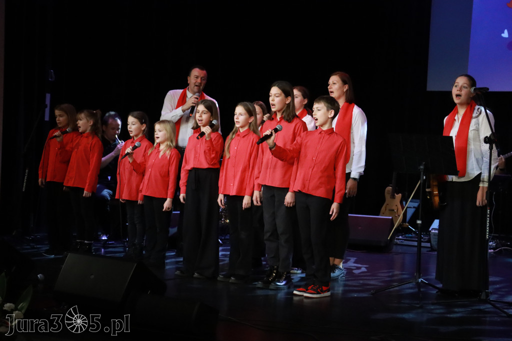 Fotorelacja I: XXVIII Wojewódzki Festiwal Pieśni Patriotycznej w Myszkowie