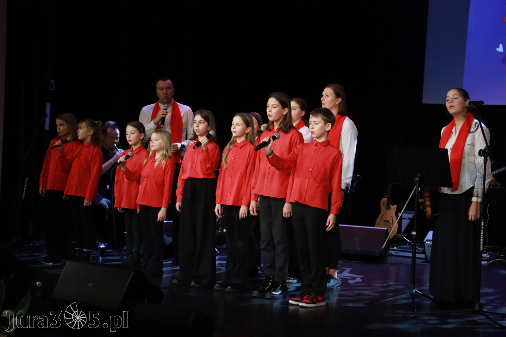 Fotorelacja I: XXVIII Wojewódzki Festiwal Pieśni Patriotycznej w Myszkowie