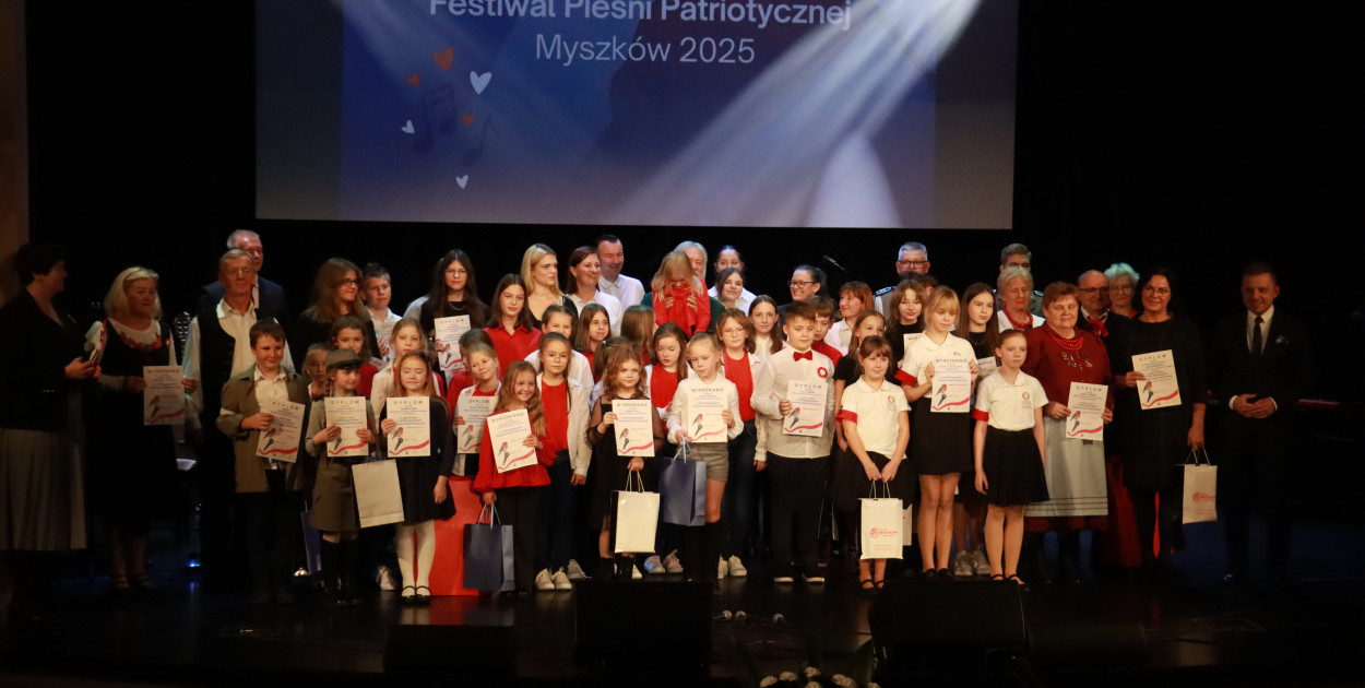 Fotorelacja II: XXVIII Wojewódzki Festiwal Pieśni Patriotycznej w Myszkowie
