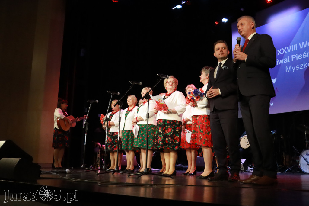 Fotorelacja II: XXVIII Wojewódzki Festiwal Pieśni Patriotycznej w Myszkowie