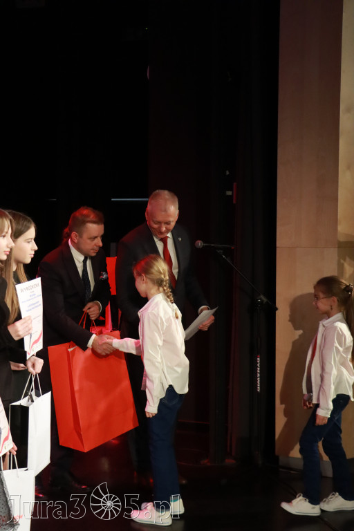 Fotorelacja II: XXVIII Wojewódzki Festiwal Pieśni Patriotycznej w Myszkowie