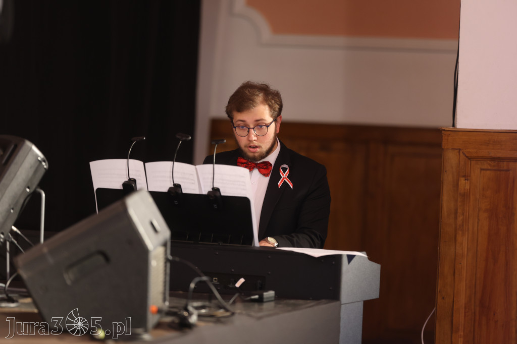 Fotorelacja: Święto Niepodległości w Pałacyku nad Wartą w Zawierciu Kromołowie