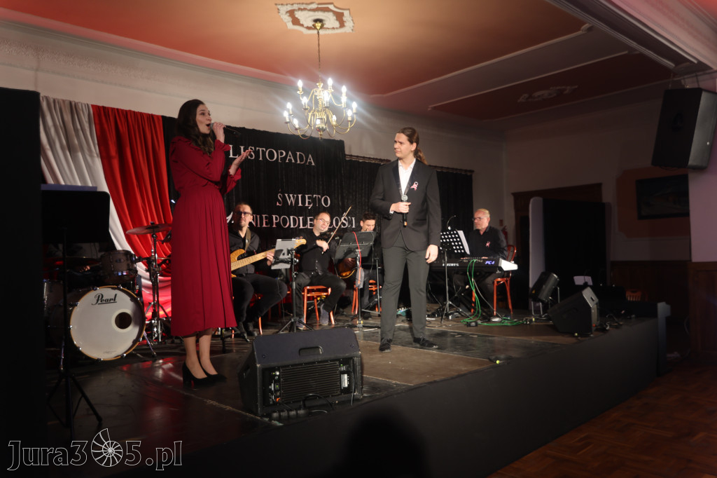 Fotorelacja: Święto Niepodległości w Pałacyku nad Wartą w Zawierciu Kromołowie