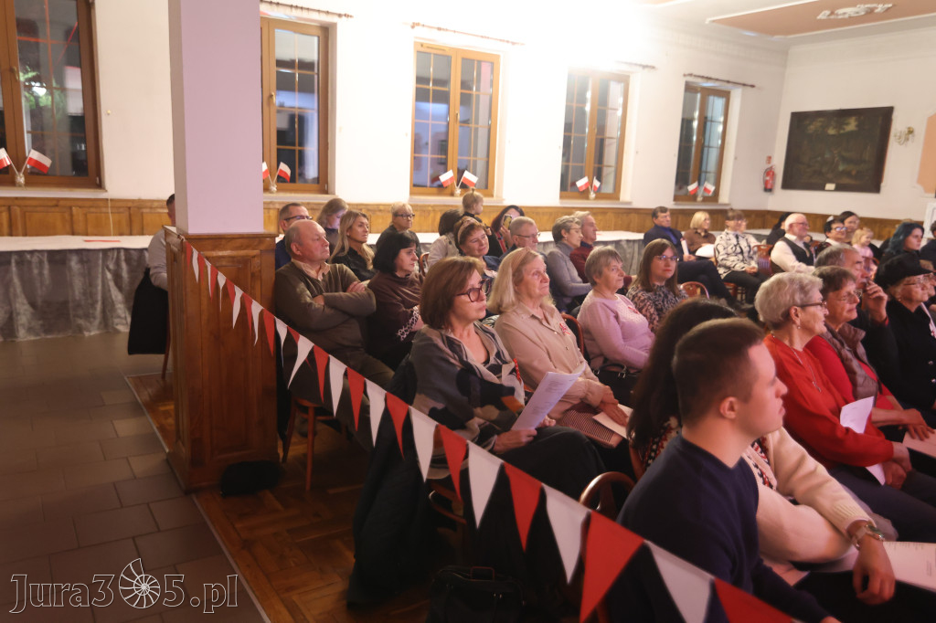 Fotorelacja: Święto Niepodległości w Pałacyku nad Wartą w Zawierciu Kromołowie