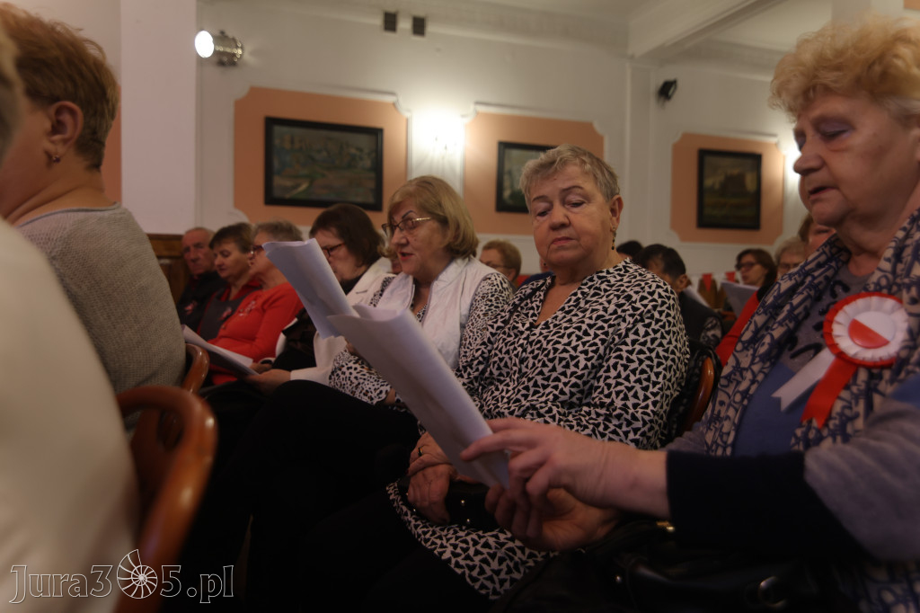 Fotorelacja: Święto Niepodległości w Pałacyku nad Wartą w Zawierciu Kromołowie