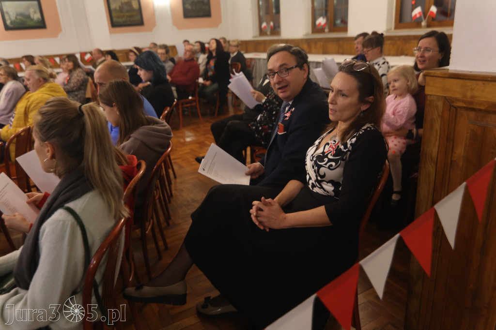 Fotorelacja: Święto Niepodległości w Pałacyku nad Wartą w Zawierciu Kromołowie