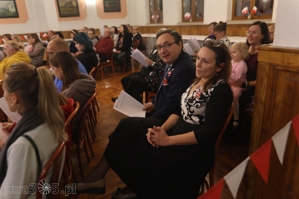 Fotorelacja: Święto Niepodległości w Pałacyku nad Wartą w Zawierciu Kromołowie